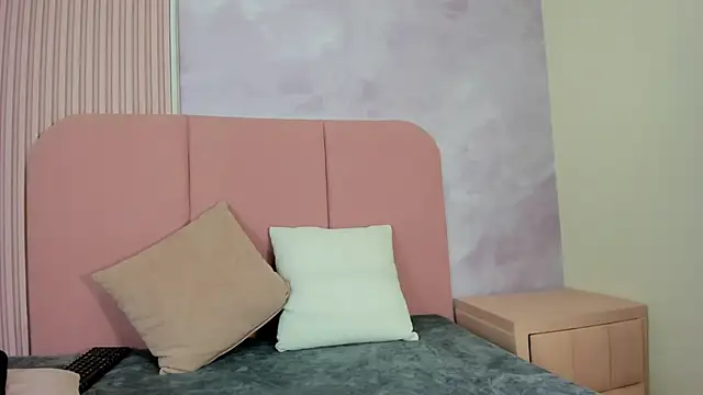 Rosa Aura online show from 06.17.26