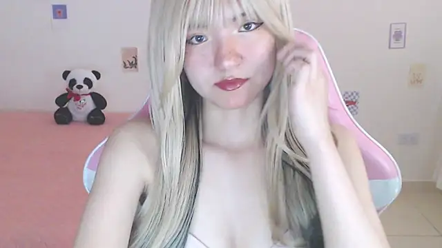 Snapshot of SweetSky1_ chatting on 05.22.26 SweetSky1 online show from 05.22.26