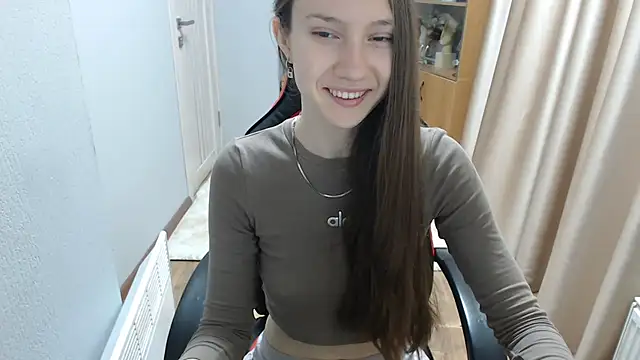 Snapshot of DollAshley chatting on 06.01.26 DollAshley online show from 06.01.26