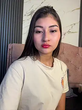 Snapshot of Aylin-fire chatting on 05.25.26 Aylin-fire online show from 05.25.26