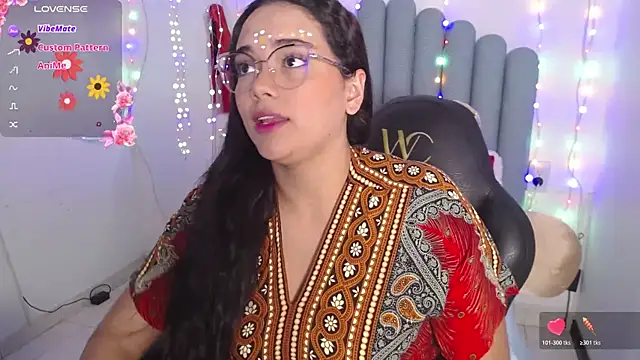 Snapshot of farah_samira chatting on 05.26.26 farah samira online show from 05.26.26