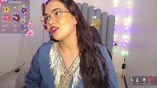 Snapshot of farah_samira chatting on 05.27.26 farah samira online show from 05.27.26