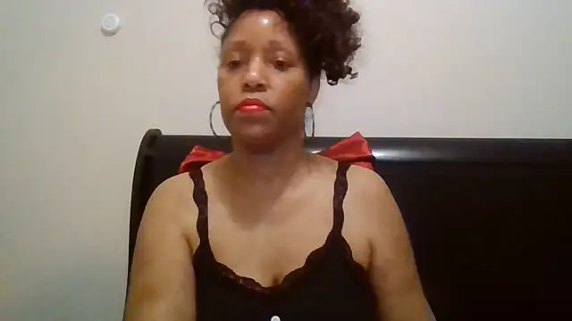 Snapshot of MsDeeLive chatting on 05.27.26 MsDeeLive online show from 05.27.26
