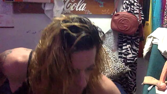 Snapshot of VanillaSnowcones chatting on 05.26.26 VanillaSnowcones online show from 05.26.26