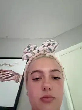 naughtygirl6989 online show from 06.05.26