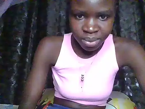 Snapshot of small_diva chatting on 06.06.26 small diva online show from 06.06.26