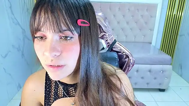 Snapshot of isabeau_s chatting on 06.19.26 isabeau s online show from 06.19.26