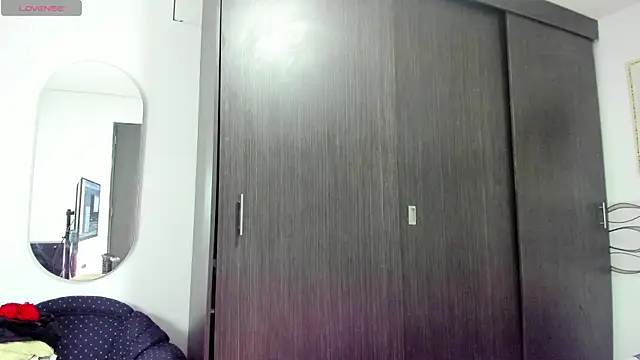 Snapshot of queenceleste69 chatting on 05.28.26 queenceleste69 online show from 05.28.26