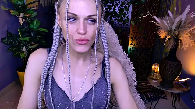 Snapshot of DianaRosi chatting on 05.25.26 DianaRosi online show from 05.25.26