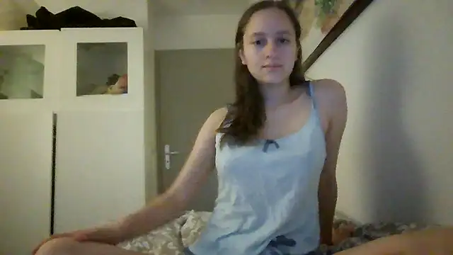 Snapshot of SoftieSophie chatting on 05.27.26 SoftieSophie online show from 05.27.26