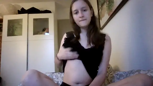 Snapshot of SoftieSophie chatting on 05.28.26 SoftieSophie online show from 05.28.26