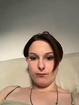Snapshot of Quenn667 chatting on 05.24.26 Quenn667 online show from 05.24.26