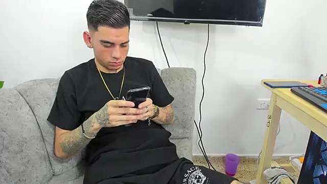 Snapshot of Tokioxx chatting on 05.24.26 Tokioxx online show from 05.24.26