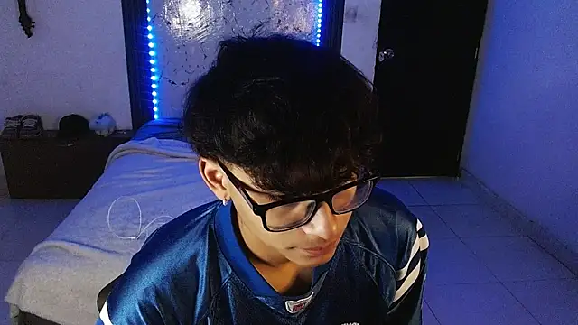 Snapshot of Mr_yisuzz chatting on 06.21.26 Mr yisuzz online show from 06.21.26