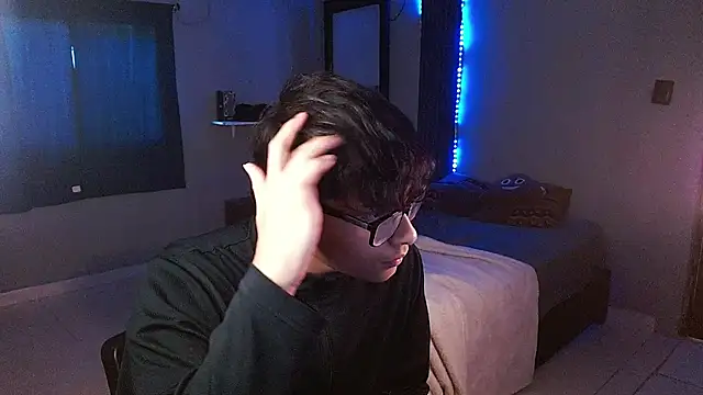 Snapshot of Mr_yisuzz chatting on 06.26.26 Mr yisuzz online show from 06.26.26
