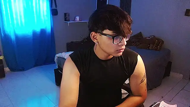 Snapshot of Mr_yisuzz chatting on 07.12.26 Mr yisuzz online show from 07.12.26