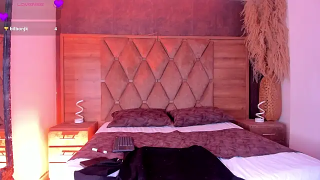 HottieVeroo  online show from 07.06.26