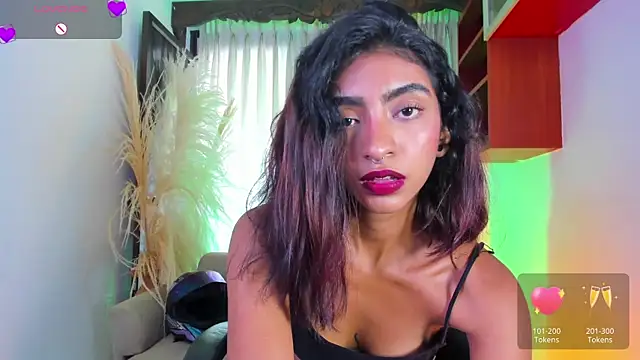 HottieVeroo  online show from 07.25.26
