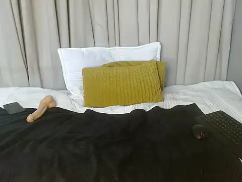 Snapshot of BiancasRoom chatting on 06.15.26 BiancasRoom online show from 06.15.26