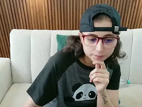 Snapshot of feelena_mysoull chatting on 06.23.26 feelena mysoull online show from 06.23.26