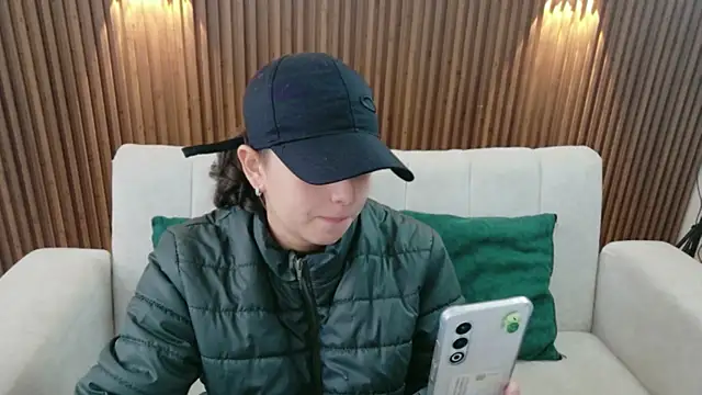 Snapshot of feelena_mysoull chatting on 07.11.26 feelena mysoull online show from 07.11.26