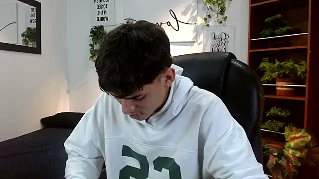 Snapshot of Ryan_grayx chatting on 06.04.26 Ryan grayx online show from 06.04.26