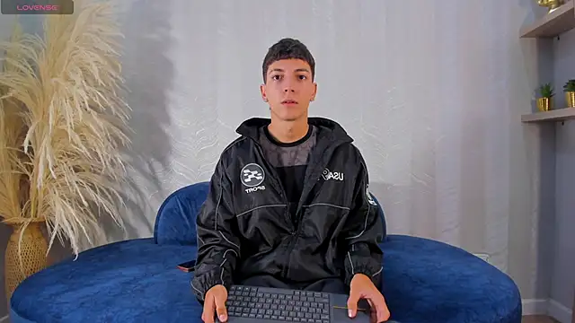 Gian Rossi online show from 06.14.26