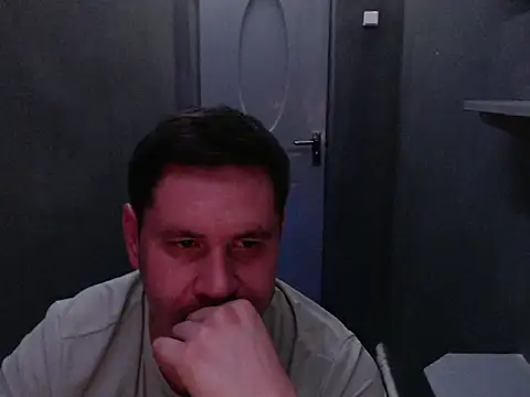 Snapshot of Max_Marlyn chatting on 05.28.26 Max Marlyn online show from 05.28.26