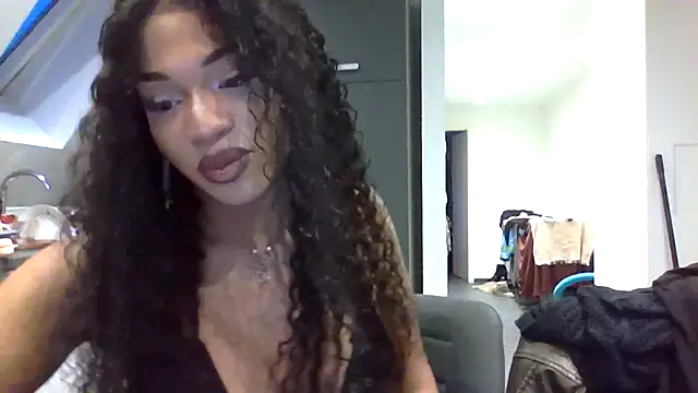 Snapshot of Loren4a chatting on 07.13.26 Loren4a online show from 07.13.26