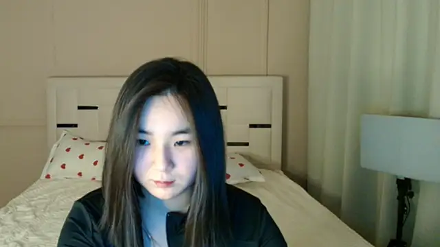 Snapshot of felice_kim chatting on 05.27.26 felice kim online show from 05.27.26