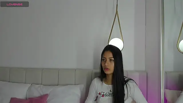Snapshot of Gaby_Moonn chatting on 06.10.26 Gaby Moonn online show from 06.10.26