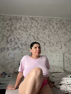 Snapshot of evaxxxcurvyxxx chatting on 07.08.26 evaxxxcurvyxxx online show from 07.08.26
