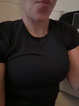 Snapshot of VenClea chatting on 06.11.26 VenClea online show from 06.11.26