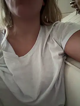 Snapshot of VenClea chatting on 06.14.26 VenClea online show from 06.14.26