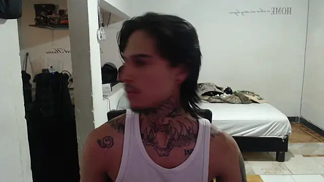 Snapshot of killuasfl chatting on 05.26.26 killuasfl online show from 05.26.26