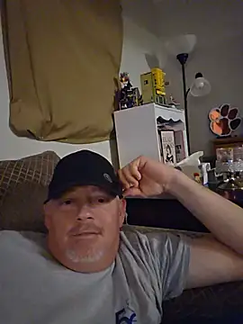 Snapshot of sassydaddy4u chatting on 06.05.26 sassydaddy4u online show from 06.05.26