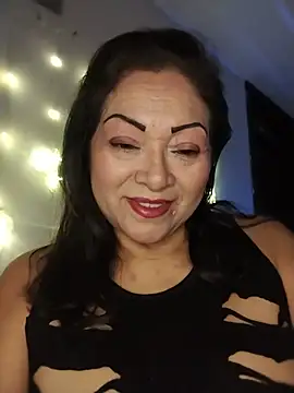 Snapshot of Khatty_Sex chatting on 06.17.26 Khatty Sex online show from 06.17.26