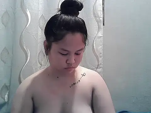 Snapshot of ThePrettySecret chatting on 06.07.26 ThePrettySecret online show from 06.07.26