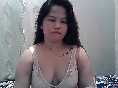 Snapshot of ThePrettySecret chatting on 06.17.26 ThePrettySecret online show from 06.17.26