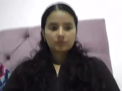 Snapshot of micaelamoreno18 chatting on 05.28.26 micaelamoreno18 online show from 05.28.26