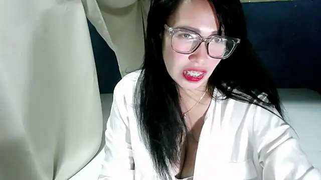 Snapshot of honey_kawai chatting on 06.11.26 honey kawai online show from 06.11.26