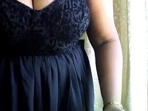 Snapshot of kiaraa_strip chatting on 06.22.26 kiaraa strip online show from 06.22.26