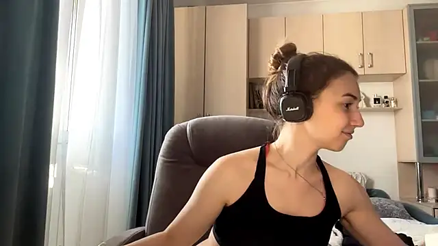 Snapshot of CameTruce chatting on 06.05.26 CameTruce online show from 06.05.26