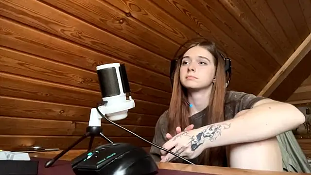 Snapshot of MariaLake chatting on 06.29.26 MariaLake online show from 06.29.26