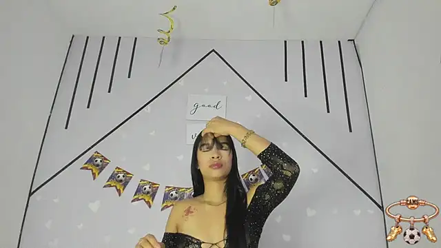 Snapshot of AmaiaHarpper chatting on 06.25.26 AmaiaHarpper online show from 06.25.26
