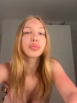 Snapshot of MilaaXOO chatting on 05.29.26 MilaaXOO online show from 05.29.26