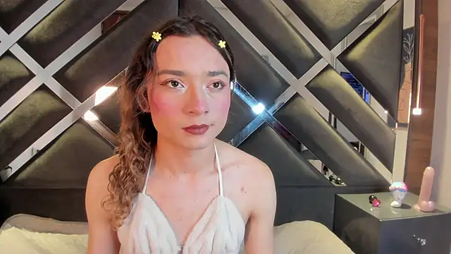 Snapshot of SeleneValmont chatting on 06.16.26 SeleneValmont online show from 06.16.26