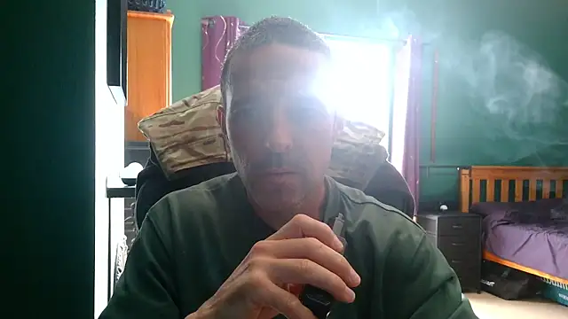 Snapshot of BradleyBent chatting on 07.05.26 BradleyBent online show from 07.05.26