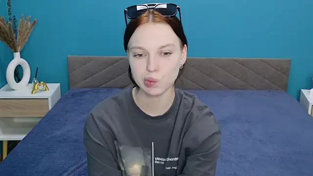 Nora Finch online show from 06.12.26