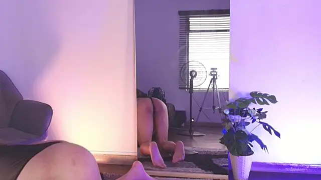 Snapshot of AshleyMonroee__ chatting on 06.21.26 AshleyMonroee online show from 06.21.26